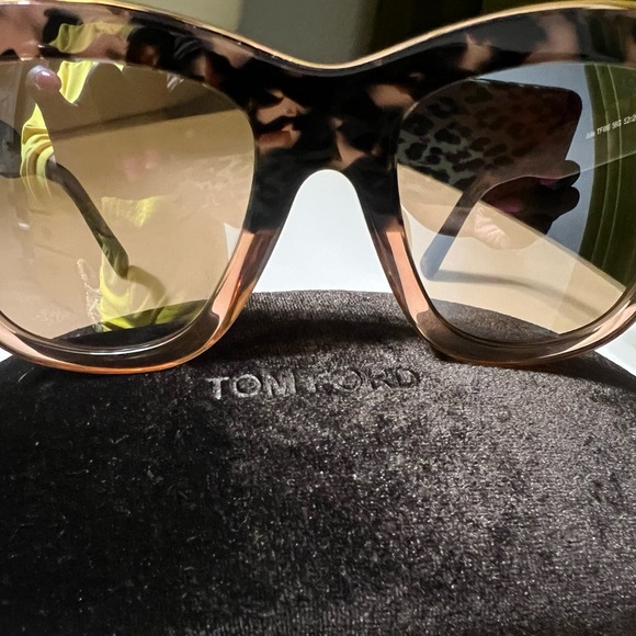 TOM FORD JULIE TF685 56G MIRRORED SUNGLASSES - Picture 7 of 7